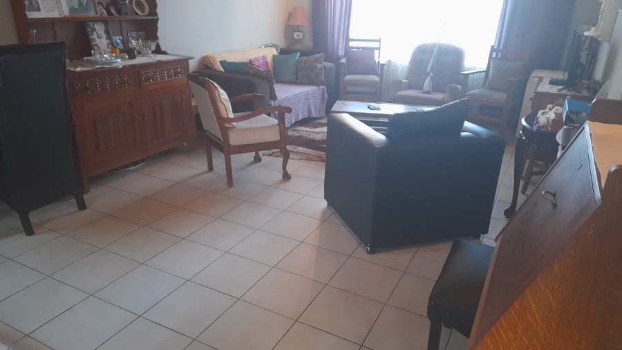 To Let 4 Bedroom Property for Rent in La Hoff North West
